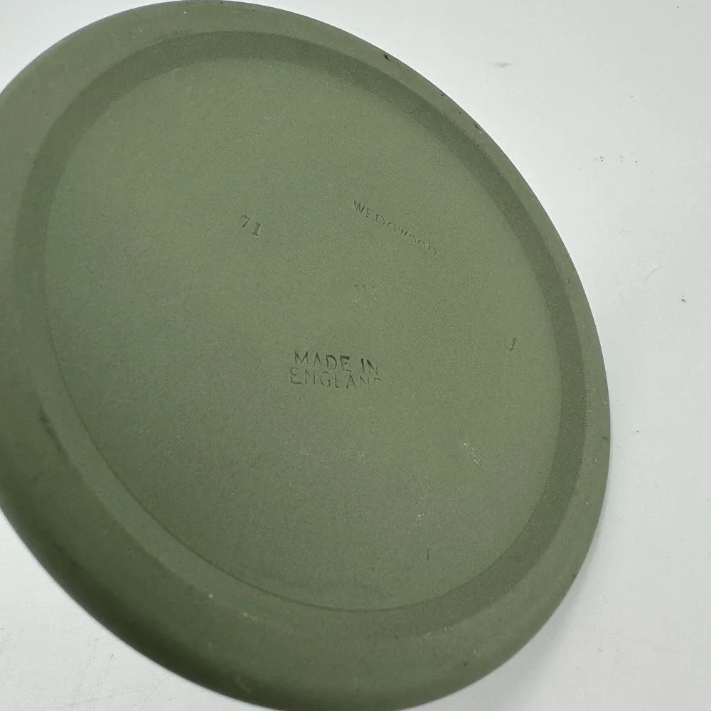 Vintage Wedgwood Sage Green Jasperware‎ Candle Base 'Made in England' - Picture 3 of 5